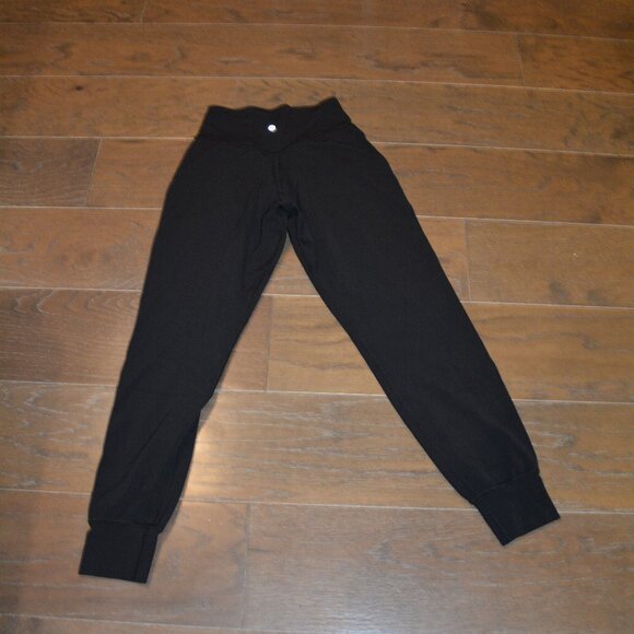 Lululemon black joggers size 4 - Picture 2 of 3
